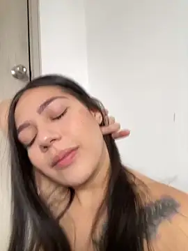 Latina vanessa online show from November 15, 2025, 3:30 pm