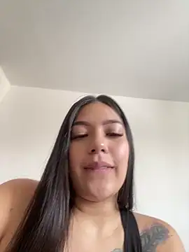 Snapshot of Latina_vanessa chatting on February 9, 2026, 3:27 pm Latina vanessa online show from February 9, 2026, 3:27 pm