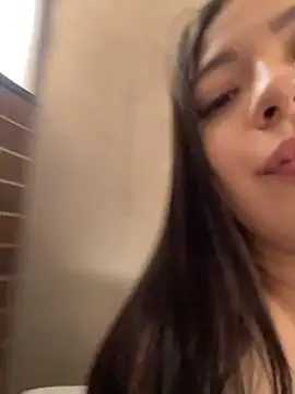 Snapshot of Latina_vanessa chatting on May 27, 2026, 8:17 pm Latina vanessa online show from May 27, 2026, 8:17 pm