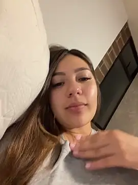 Snapshot of Latina_vanessa chatting on June 10, 2026, 5:39 am Latina vanessa online show from June 10, 2026, 5:39 am