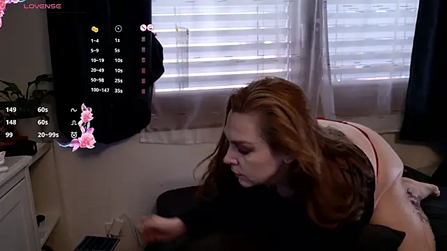 Snapshot of Big_Beautiful_MILF chatting on September 18, 2025, 12:51 pm Big Beautiful MILF online show from September 18, 2025, 12:51 pm