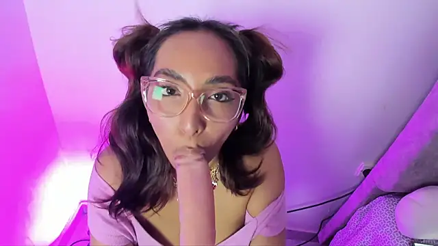 Leticia brownn1 online show from May 20, 2026, 7:42 pm