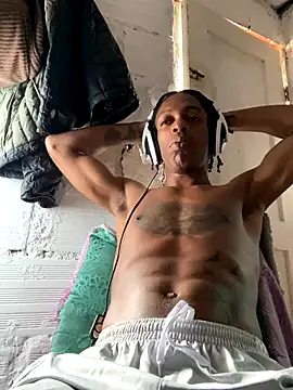 Larry-n-clouds online show from November 23, 2025, 3:23 pm