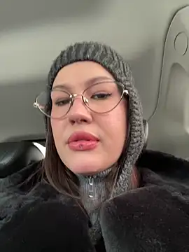 RinaCat online show from November 28, 2025, 5:32 am