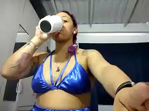 Cata Blue   online show from January 1, 2025, 5:55 pm