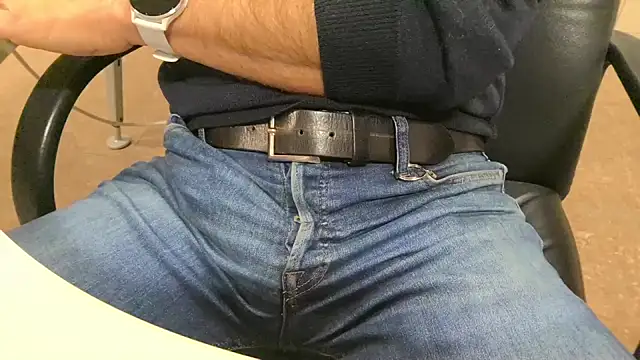 alessandroman2114 online show from November 27, 2025, 5:04 pm