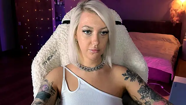 tykioty Miley online show from December 5, 2025, 12:25 pm