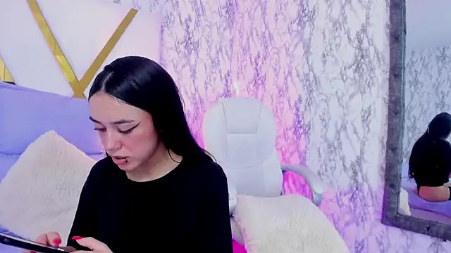 Athziry  online show from December 16, 2024, 8:48 pm