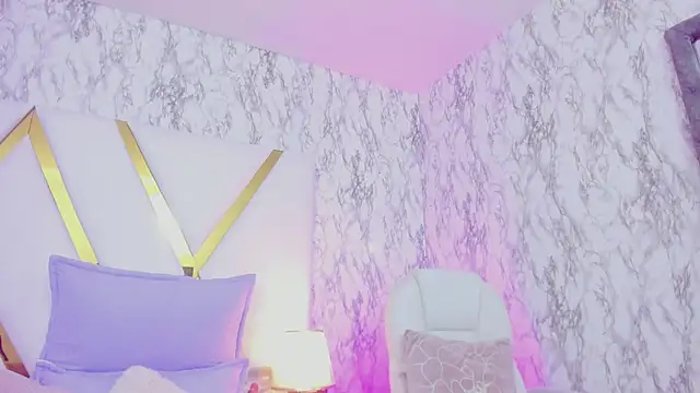 Athziry  online show from January 24, 2025, 11:34 pm