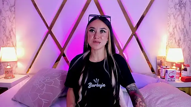 Athziry  online show from February 10, 2025, 10:09 pm