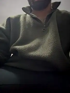 Snapshot of mrtoy121 chatting on December 2, 2025, 5:52 pm mrtoy121 online show from December 2, 2025, 5:52 pm