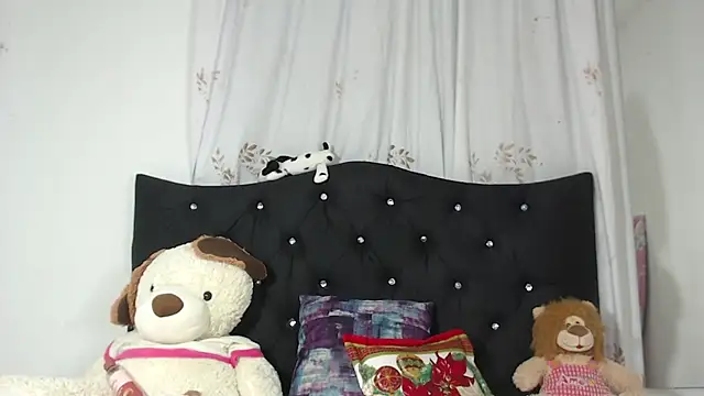 Snapshot of nikol_winick chatting on February 11, 2025, 9:20 am nikol winick online show from February 11, 2025, 9:20 am