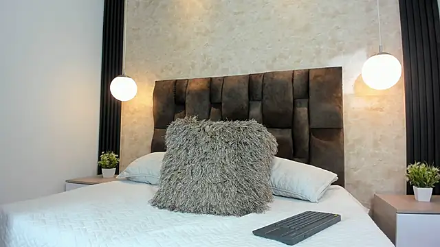 keyla  ross online show from December 24, 2024, 6:39 pm