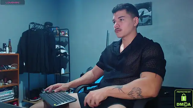 Snapshot of paulo_allen chatting on March 13, 2025, 12:46 pm paulo allen online show from March 13, 2025, 12:46 pm