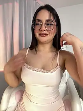 montmariana online show from February 20, 2025, 3:56 am