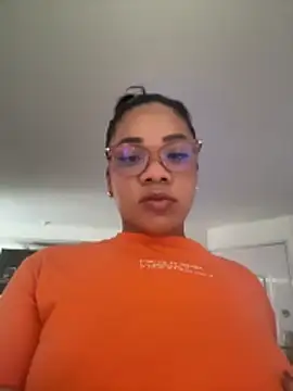 ashley Tompson1 online show from January 6, 2026, 12:42 pm