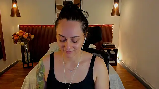 Snapshot of KatherineBond chatting on June 20, 2026, 4:21 pm KatherineBond online show from June 20, 2026, 4:21 pm