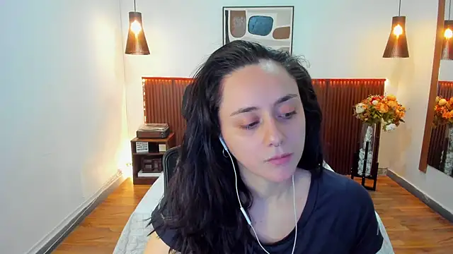 Snapshot of KatherineBond chatting on July 8, 2026, 4:00 pm KatherineBond online show from July 8, 2026, 4:00 pm