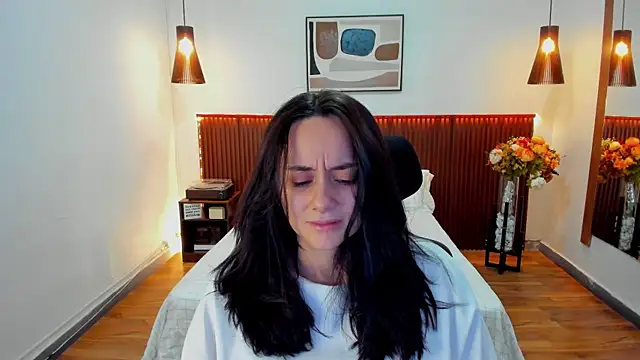 Snapshot of KatherineBond chatting on July 10, 2026, 4:31 pm KatherineBond online show from July 10, 2026, 4:31 pm