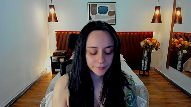 Snapshot of KatherineBond chatting on July 20, 2026, 5:37 pm KatherineBond online show from July 20, 2026, 5:37 pm