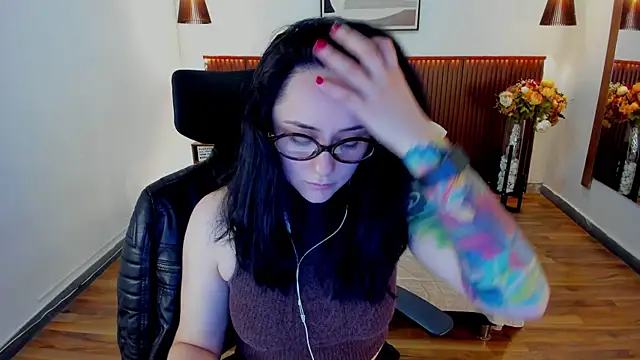 Snapshot of KatherineBond chatting on July 23, 2026, 5:33 pm KatherineBond online show from July 23, 2026, 5:33 pm