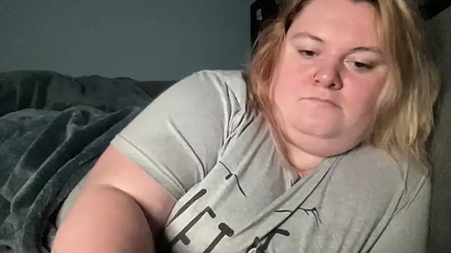 bbw olive peach online show from January 13, 2025, 5:12 am