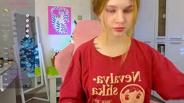 Snapshot of TrissMerigold9 chatting on January 5, 2026, 8:23 pm TrissMerigold9 online show from January 5, 2026, 8:23 pm