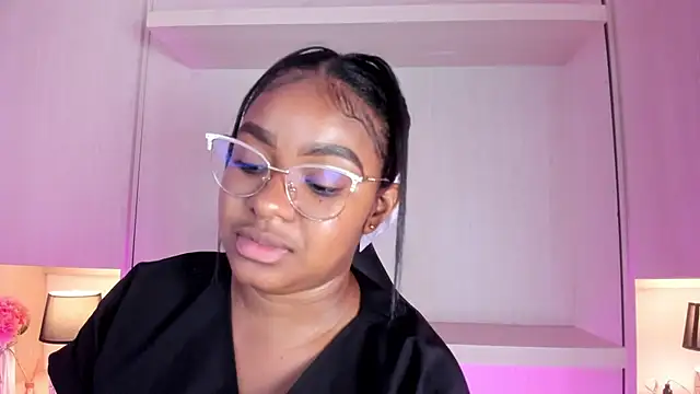 tamaraa smiith online show from November 20, 2025, 8:19 pm