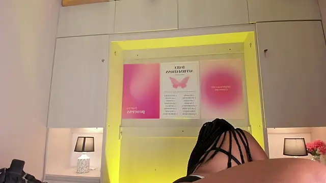 tamaraa smiith online show from March 3, 2026, 7:42 pm