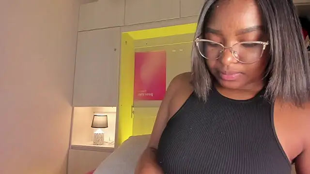 Snapshot of tamaraa_smiith chatting on April 24, 2026, 7:49 pm tamaraa smiith online show from April 24, 2026, 7:49 pm
