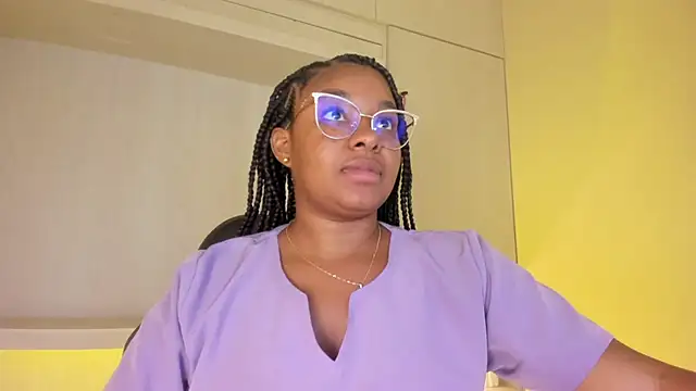 Snapshot of tamaraa_smiith chatting on May 20, 2026, 7:42 pm tamaraa smiith online show from May 20, 2026, 7:42 pm