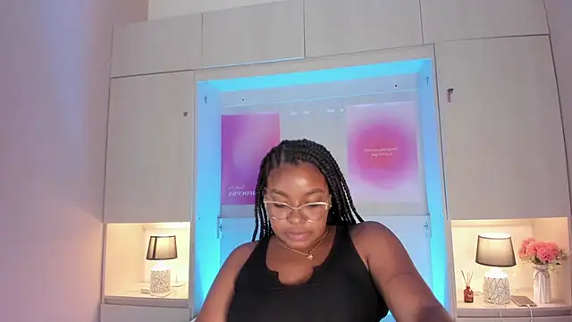 Snapshot of tamaraa_smiith chatting on May 27, 2026, 1:57 am tamaraa smiith online show from May 27, 2026, 1:57 am