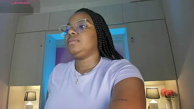 Snapshot of tamaraa_smiith chatting on May 27, 2026, 7:55 pm tamaraa smiith online show from May 27, 2026, 7:55 pm