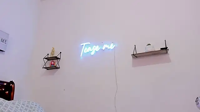 Manuela monroe online show from January 10, 2026, 3:19 am