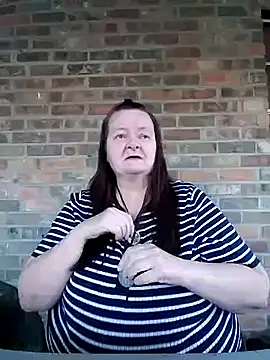 Snapshot of Bayou_Woman68 chatting on October 29, 2025, 10:33 pm Bayou Woman68 online show from October 29, 2025, 10:33 pm