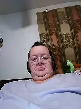 Bayou Woman68 online show from April 13, 2026, 12:32 pm