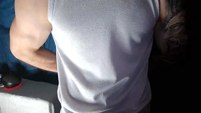 Snapshot of Kenner_fox77 chatting on December 29, 2024, 1:24 am Kenner fox77 online show from December 29, 2024, 1:24 am