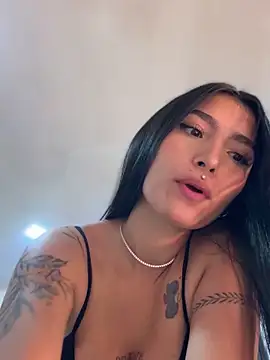 Snapshot of Milena-1 chatting on November 12, 2025, 10:04 am Milena-1 online show from November 12, 2025, 10:04 am