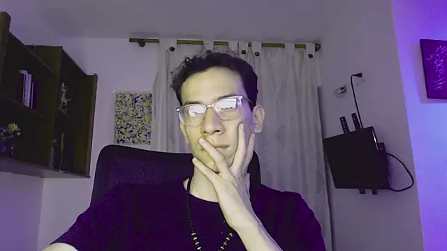 Snapshot of stikmanman chatting on November 17, 2025, 5:13 am stikmanman online show from November 17, 2025, 5:13 am