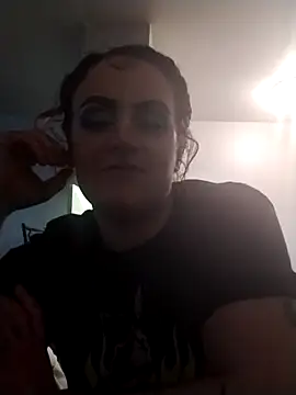 Snapshot of TiahhMarie chatting on January 5, 2026, 10:24 pm TiahhMarie online show from January 5, 2026, 10:24 pm