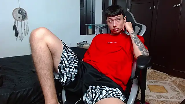 Snapshot of aaron_blug chatting on January 22, 2025, 6:31 am aaron blug online show from January 22, 2025, 6:31 am