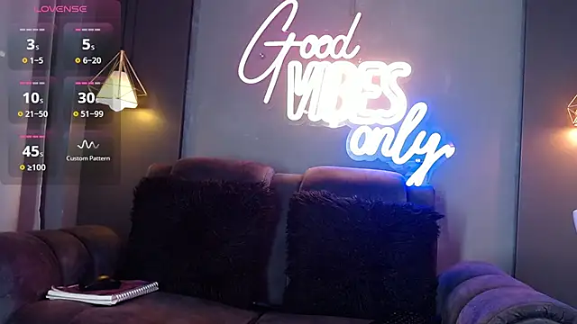 Snapshot of LOLIITA__LOVE chatting on January 25, 2025, 5:40 pm LOLIITA LOVE online show from January 25, 2025, 5:40 pm