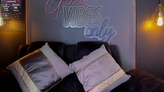 Snapshot of LOLIITA__LOVE chatting on December 19, 2025, 6:59 pm LOLIITA LOVE online show from December 19, 2025, 6:59 pm