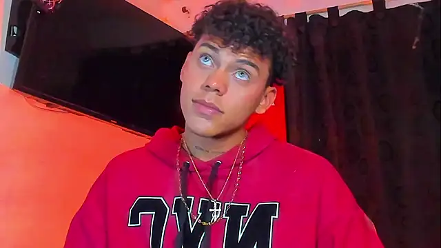 Snapshot of visaelX chatting on December 24, 2024, 11:11 pm visaelX online show from December 24, 2024, 11:11 pm