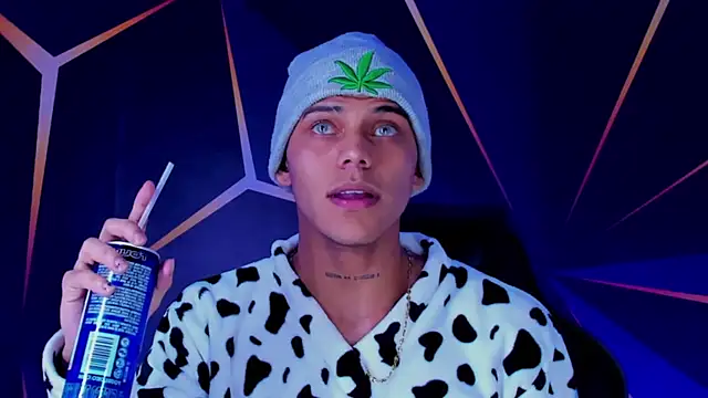 Snapshot of visaelX chatting on January 26, 2025, 6:27 pm visaelX online show from January 26, 2025, 6:27 pm