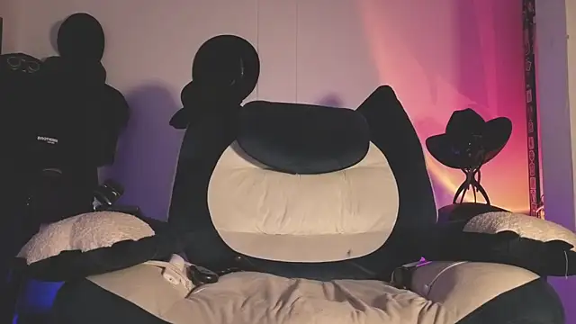 Ash gusbig online show from March 15, 2026, 3:34 am