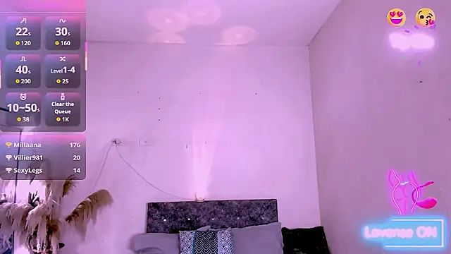 Snapshot of carolinemiller7 chatting on March 22, 2026, 9:51 pm carolinemiller7 online show from March 22, 2026, 9:51 pm