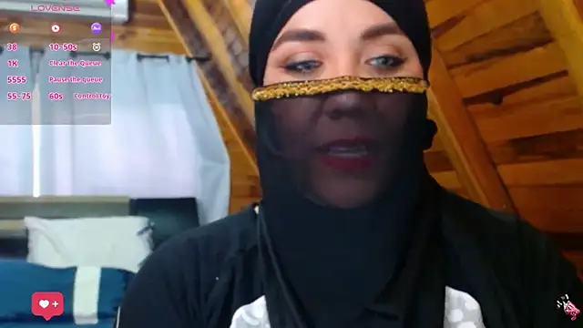 AmbarBurhan online show from November 14, 2025, 4:17 pm