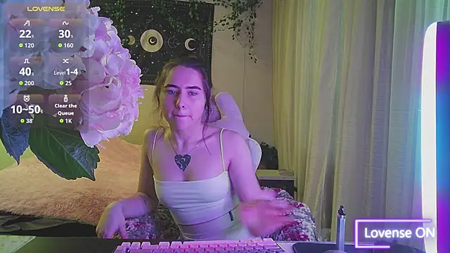 Snapshot of Aurora_workerr chatting on November 3, 2025, 10:16 am Aurora workerr online show from November 3, 2025, 10:16 am