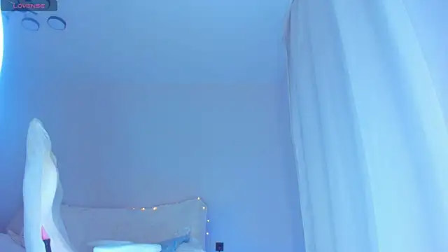 Snapshot of JennyWoody chatting on October 31, 2025, 2:23 am JennyWoody online show from October 31, 2025, 2:23 am